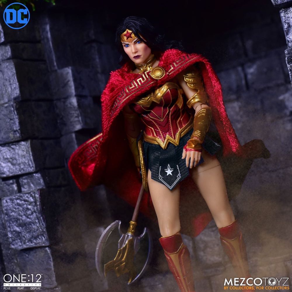 Wonder Woman Comic - Mezco ONE:12 (Justice League Classic) action figure collectible - Main Image 4