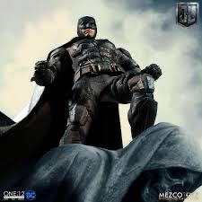 Batman Tactical - Mezco ONE:12 (Justice League ZS) action figure collectible - Main Image 3