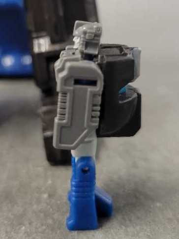 Emissary With Cerebros And Fortress Maximus  - Hasbro (Titans Return) action figure collectible - Main Image 4