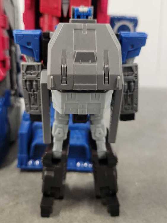 Cerebros With Fortress Maximus And Emissary SDCC 2016 - Hasbro (Titans Return) action figure collectible - Main Image 4