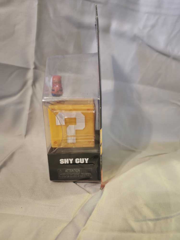 Shy Guy Miniature Figure - Jakks Pacific (Super Mario) action figure collectible [Barcode 192995418011] - Main Image 3
