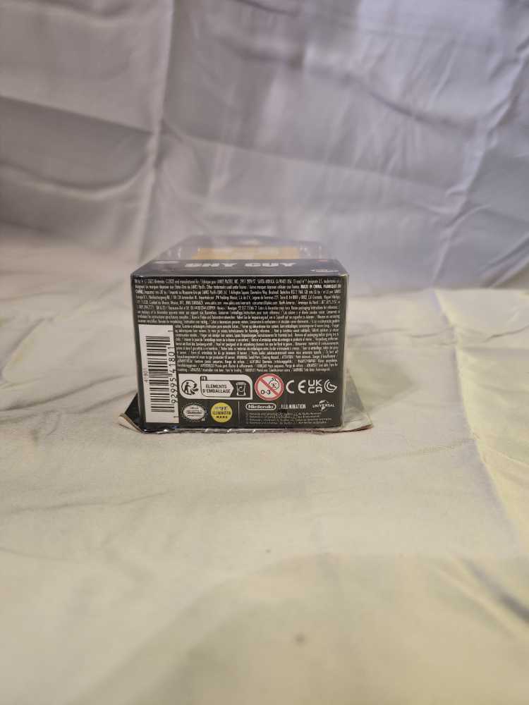 Shy Guy Miniature Figure - Jakks Pacific (Super Mario) action figure collectible [Barcode 192995418011] - Main Image 4