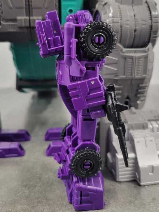 Full Tilt With Necro And Trypticon  - Hasbro (Titans Return) action figure collectible - Main Image 3