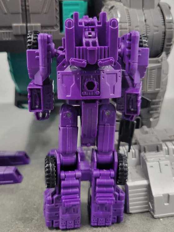 Full Tilt With Necro And Trypticon  - Hasbro (Titans Return) action figure collectible - Main Image 4