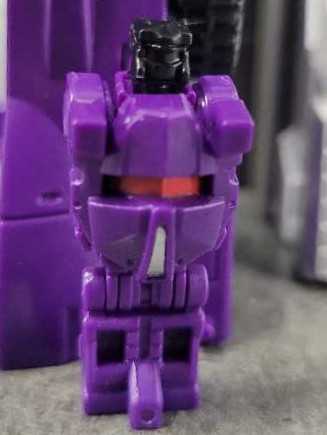 Necro With Full Tilt And Trypticon  - Hasbro (Titans Return) action figure collectible - Main Image 3