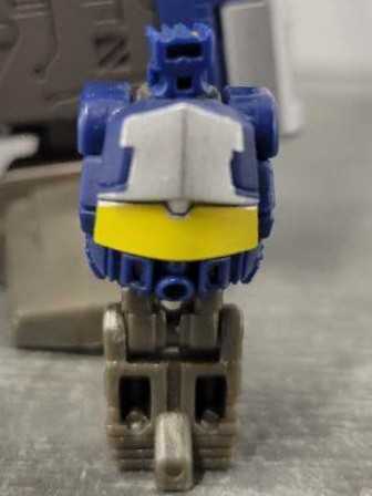 Doombox With Soundwave Robot Mode Target - Hasbro (Titans Return) action figure collectible - Main Image 3