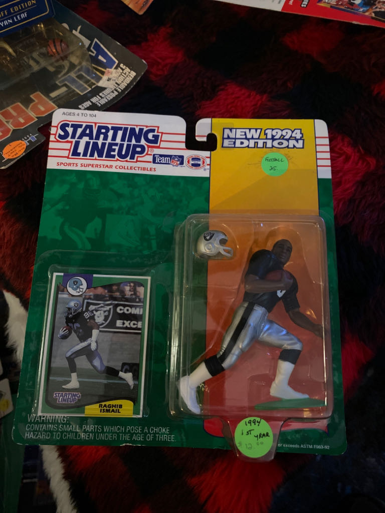 Marvel Studios Stark Industries Iron Man Light Up Arc Reactor Set Exclusive