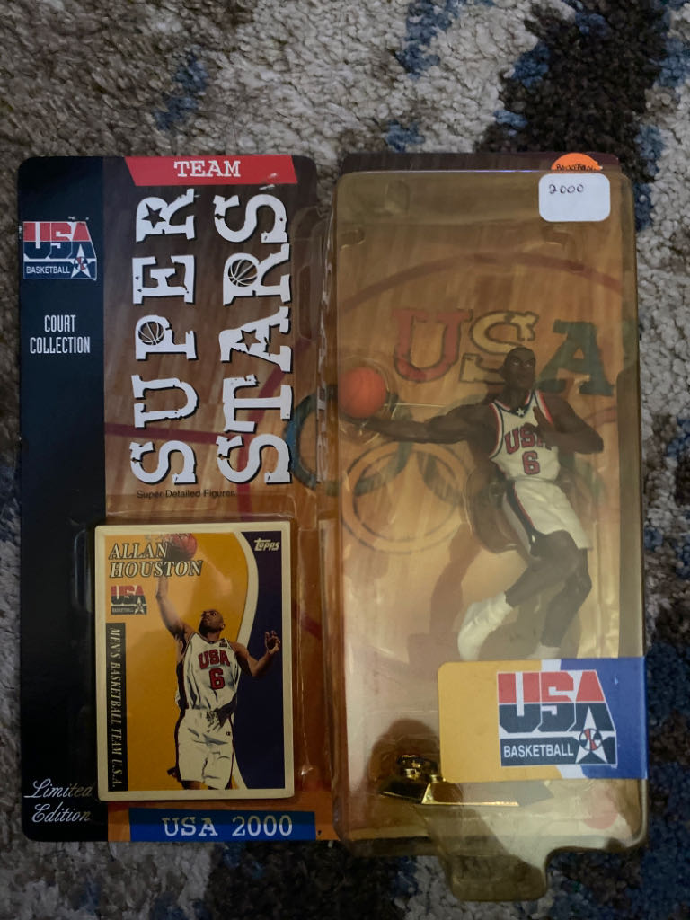 Bitty Boomers Star Wars The Mandalorian: Chrome Mandalorian Mini Bluetooth Speaker