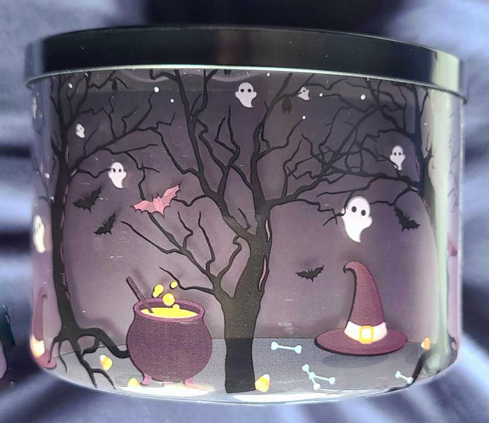 CANDLE: Halloween Yankee Witch’s Brew 2023 Three Wick - Yankee Candle (Halloween Candles) action figure collectible [Barcode 192833271563] - Main Image 3