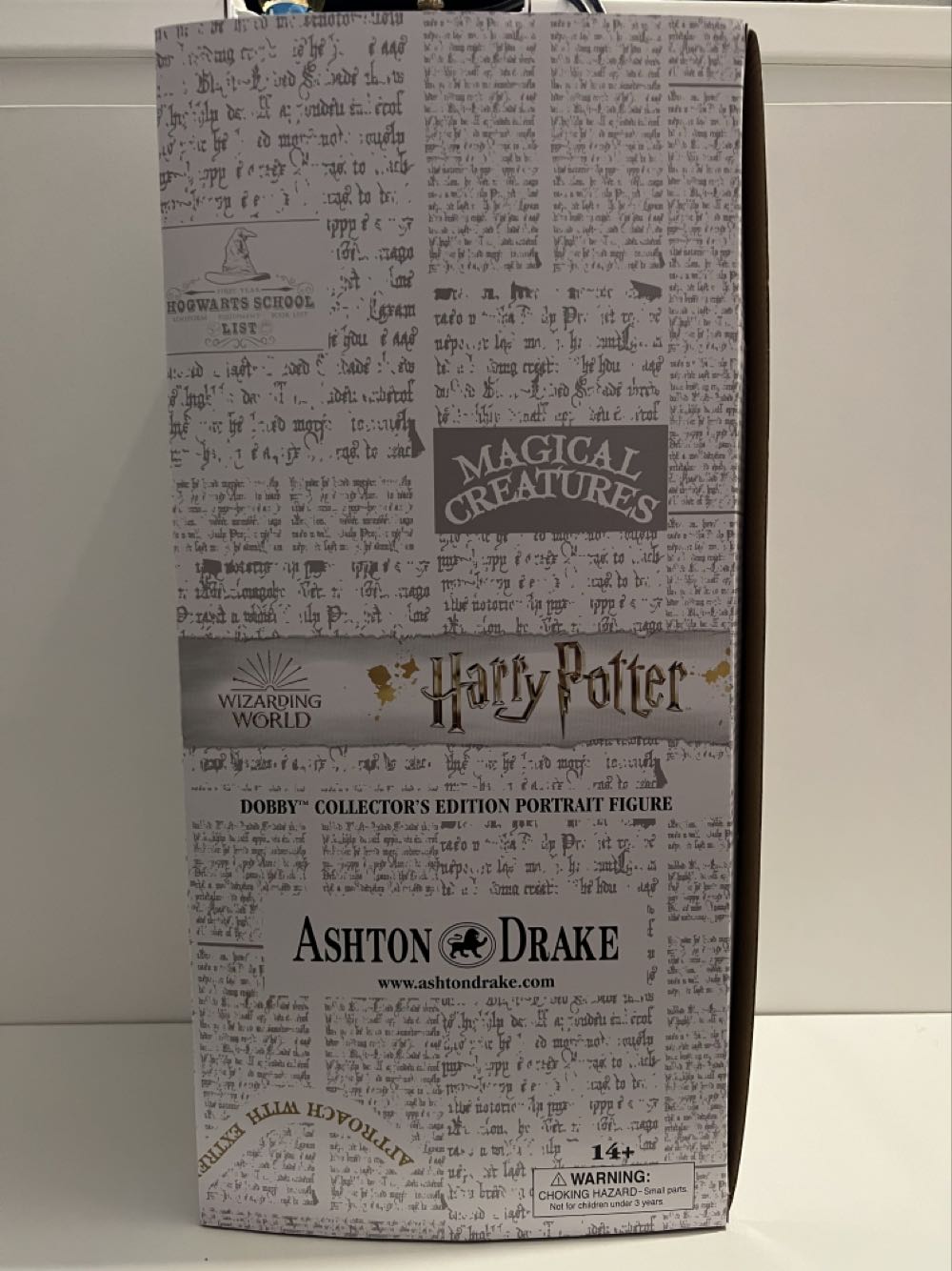 Dobby The House Elf Collector’s Figure - The Ashton Drake (Harry Potter) action figure collectible - Main Image 3