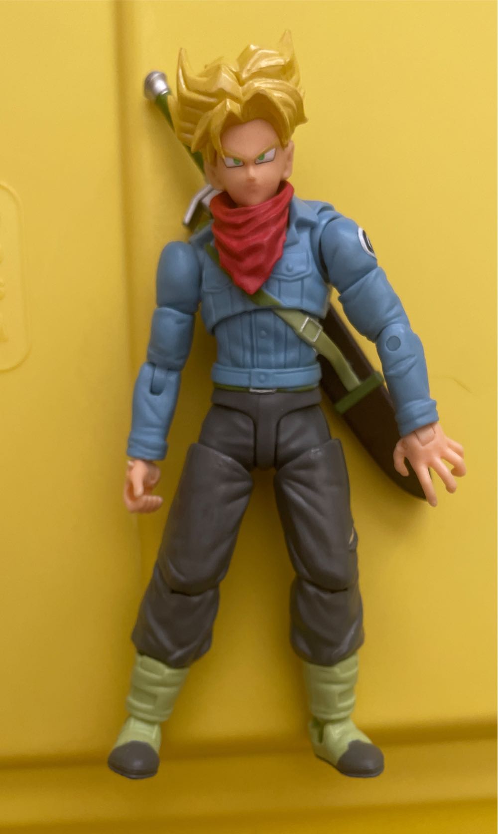 Trunks (Super Saiyan Boy from the Future)  action figure collectible - Main Image 3