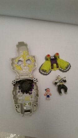 Mighty Max Fights Nuke Ranger - Bluebird Toys (Mighty Max: Horror Head) action figure collectible - Main Image 2