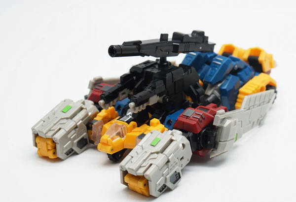 Bootleg Optimal Optimus - Hasbro (Transformers) action figure collectible - Main Image 3
