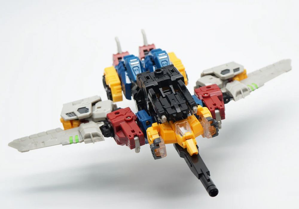 Bootleg Optimal Optimus - Hasbro (Transformers) action figure collectible - Main Image 4