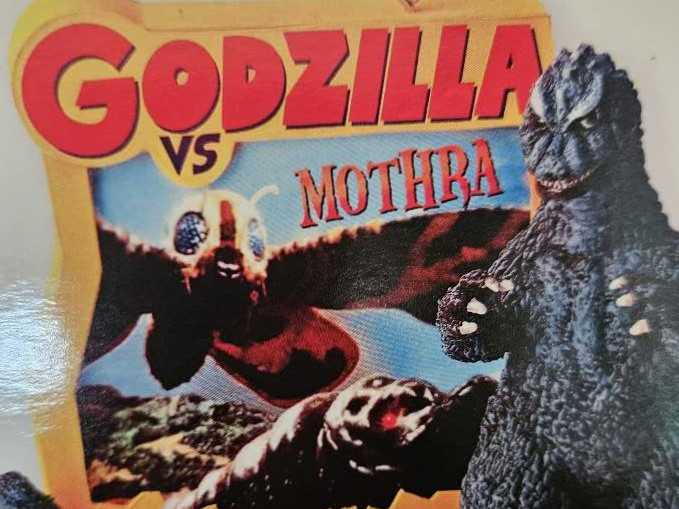 Christmas Ornament Carlton Cards Godzilla Origins & Sound Light Work Rare Lenticular - American Greetings (Godzilla Origins) action figure collectible [Barcode 883515009023] - Main Image 4