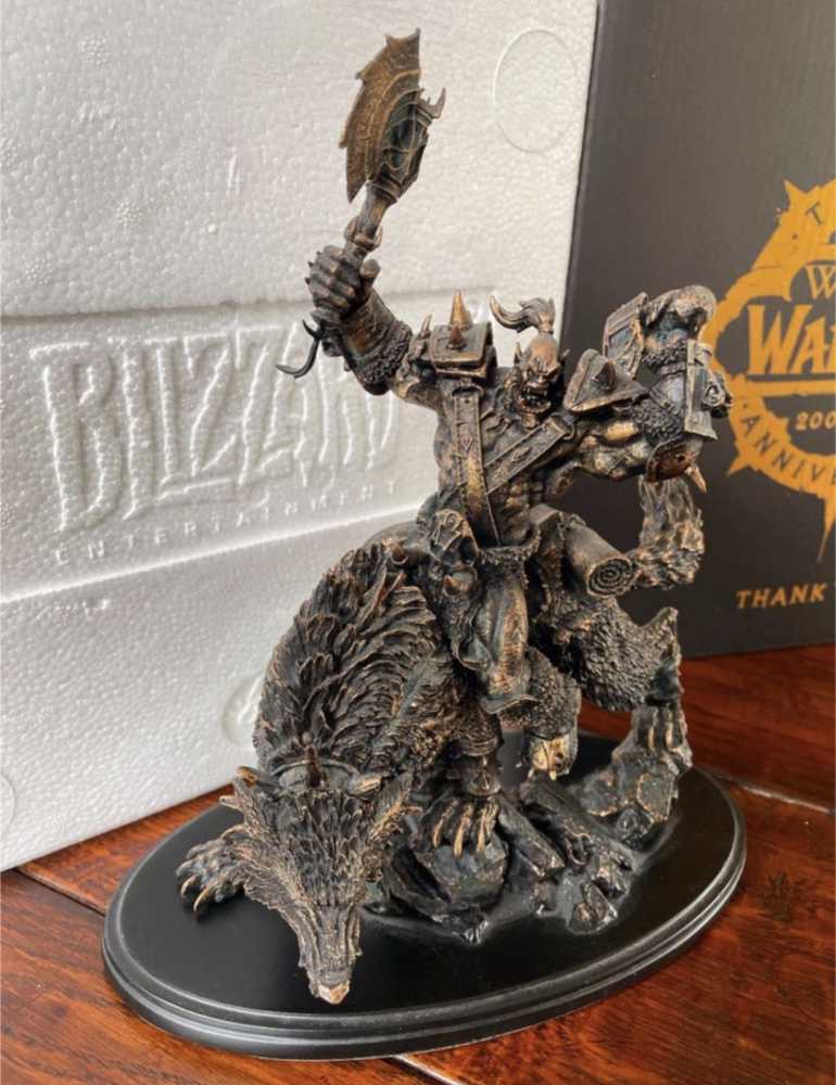 WoW Orc Statue 10th Anniversary  action figure collectible - Main Image 2