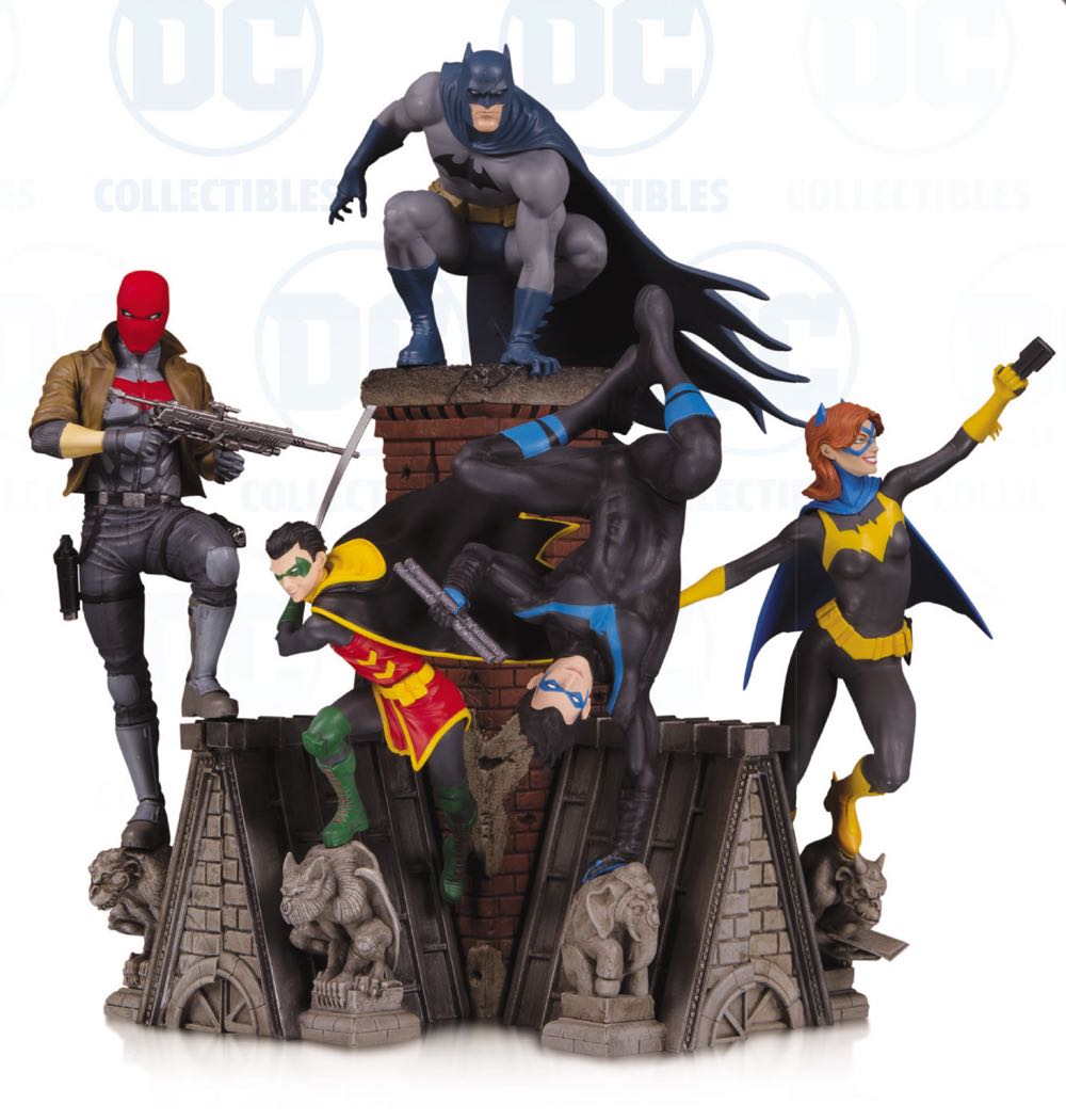 Bat Family Batman Family Statue- Batman - DC Direct (DC Collectibles) action figure collectible [Barcode 761941356440] - Main Image 3