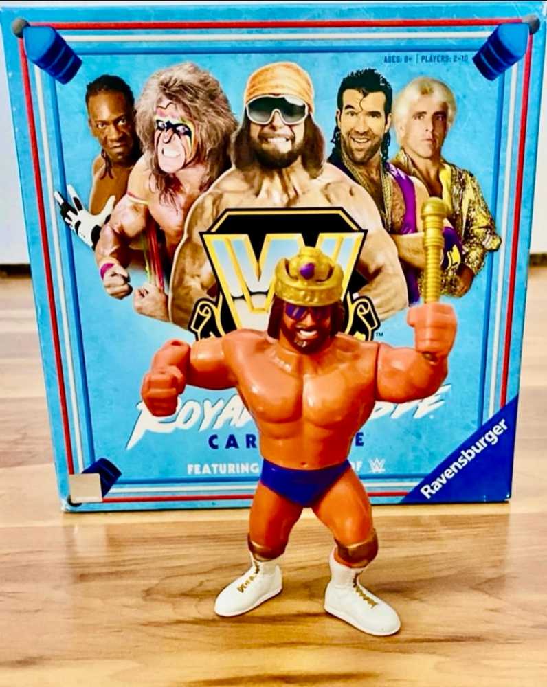 "Macho King” Randy Savage - Hasbro (WWF) action figure collectible [Barcode 038976070260] - Main Image 4