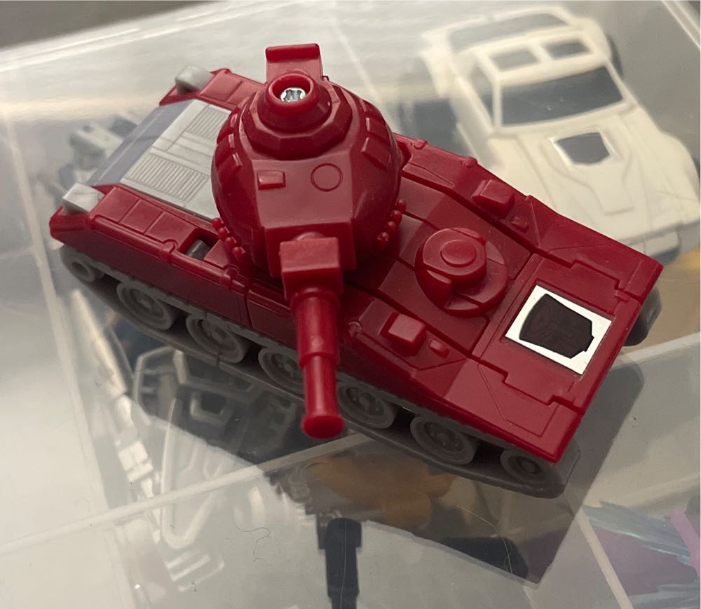 Autobot Warpath - Hasbro action figure collectible - Main Image 2