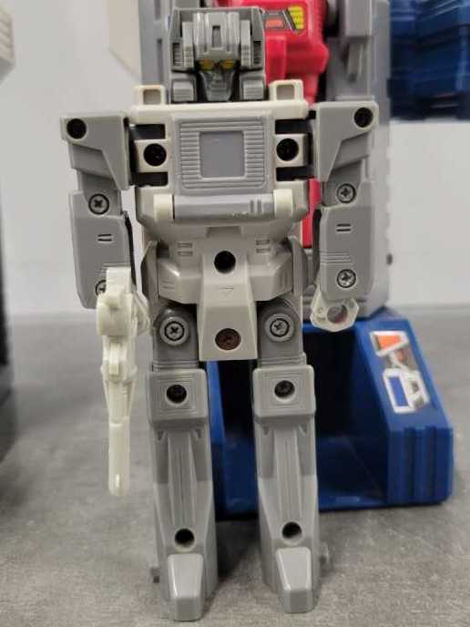 Cerebros With Spike Frotress Maximus Cog Gasket And Grommet Headmaster Base City - Hasbro (1987) action figure collectible - Main Image 2