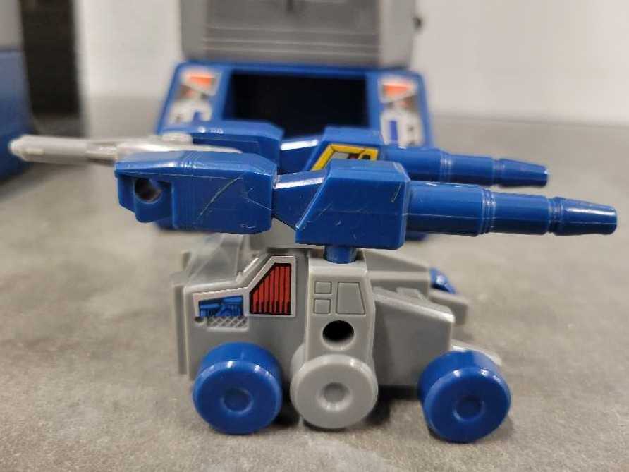 Gasket With Grommet Cog Fortress Maximus Cerebros And Spike Headmaster Base City - Hasbro (1987) action figure collectible - Main Image 3