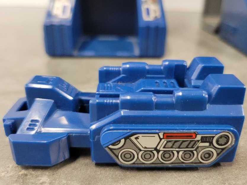 Grommet With Gasket Cog Fortress Maximus’s Cerebros And Spike Headmaster Base City - Hasbro (1987) action figure collectible - Main Image 3