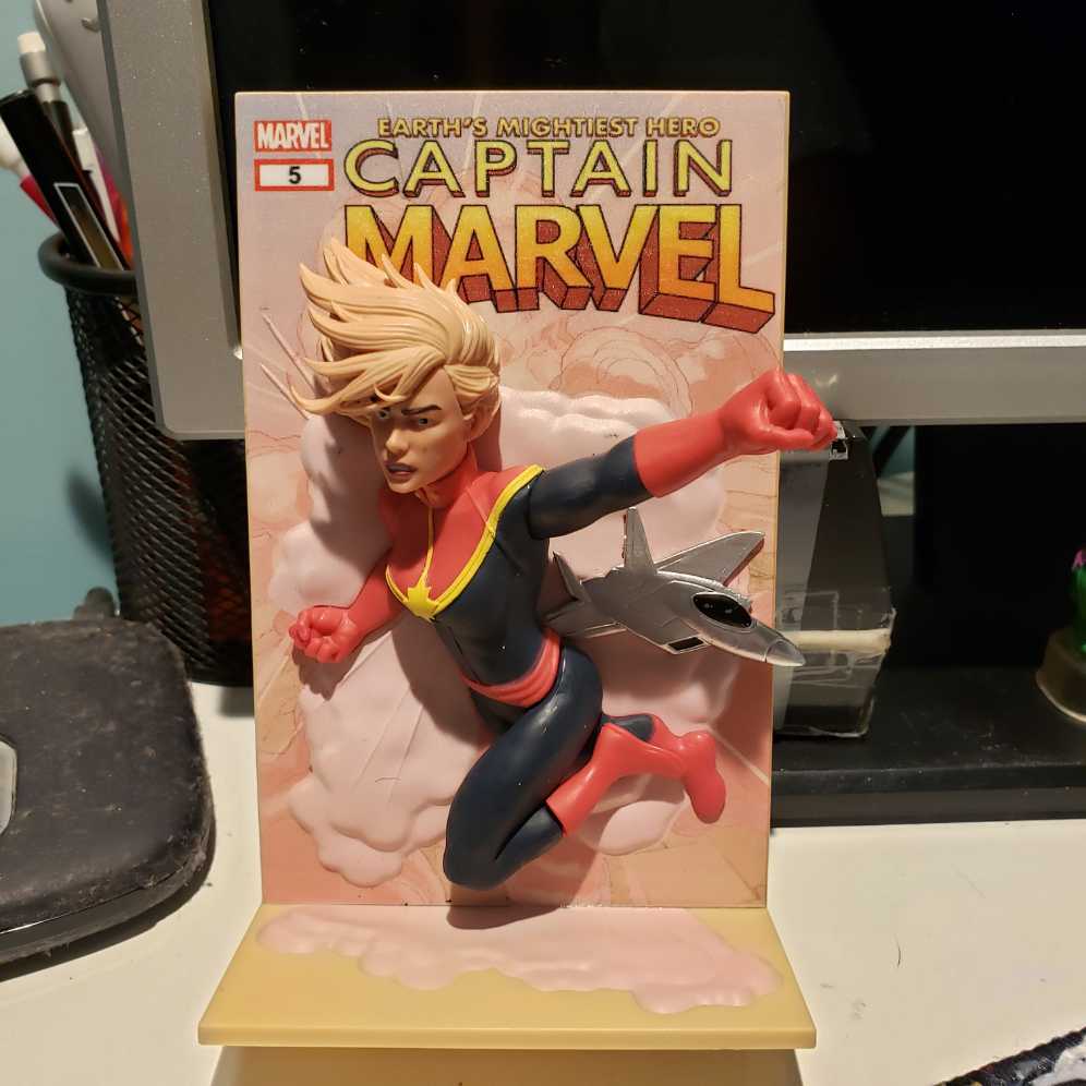 Loot Crate Captain Marvel 3D Comic Standee - Loot Crate action figure collectible - Main Image 1