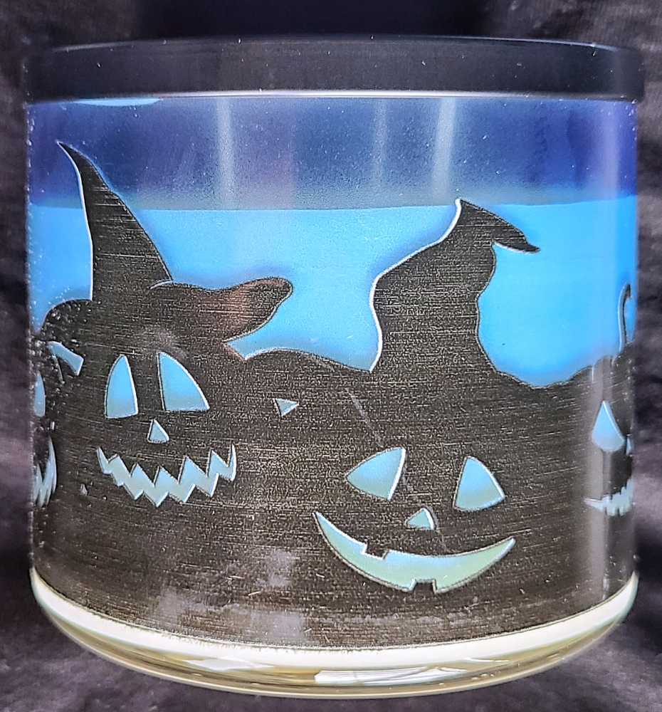 CANDLE: Halloween Kringle 3 Wick Pumpkin Smash 2023 - Kringle Candle (Halloween Candles) action figure collectible [Barcode 846853084824] - Main Image 3