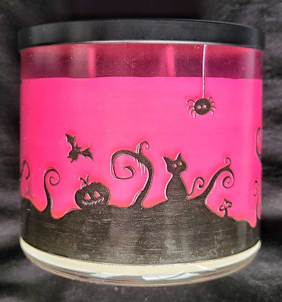 CANDLE: Halloween Kringle 3 Wick Black Cats & Bats 2023 - Kringle Candle (Halloween Candles) action figure collectible [Barcode 846853084831] - Main Image 3