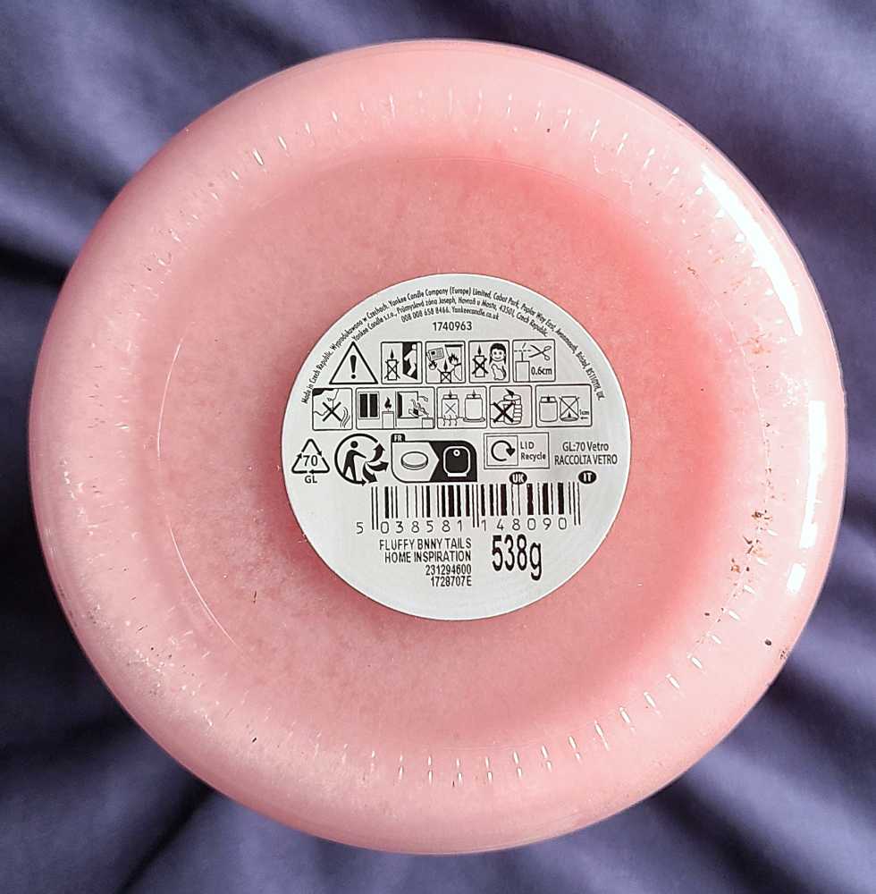 CANDLE: Easter Yankee Fluffy Bunny Tails 2021 UK - Yankee Candle (Easter Candles) action figure collectible [Barcode 5038581148090] - Main Image 2