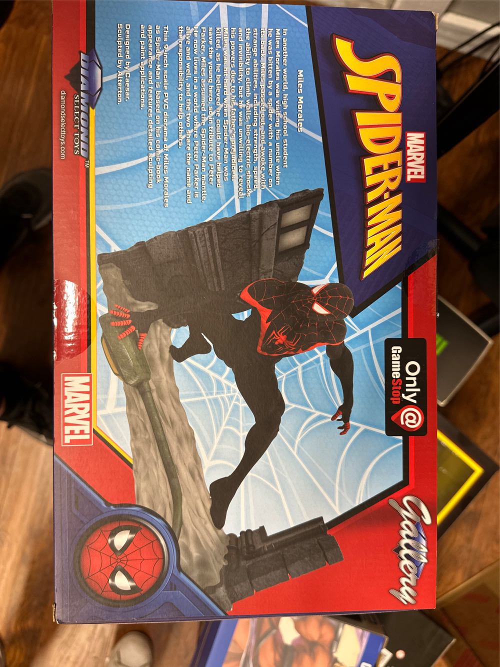 Spider-Man: Marvel Gallery Diamond Pvc Spider Man Statue Diorama Select Miles Morales New  (Superhereos) action figure collectible [Barcode 699788834923] - Main Image 3
