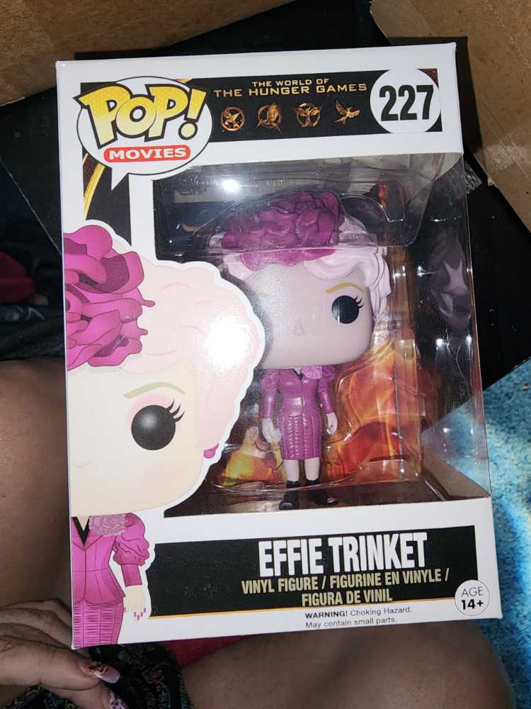 Hunger Games 227 Effie Trinket  action figure collectible [Barcode 849803061869] - Main Image 2