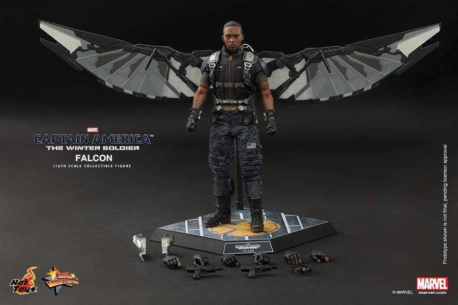Captain America: The Winter Soldier - Hot Toys (Falcon) action figure collectible - Main Image 2