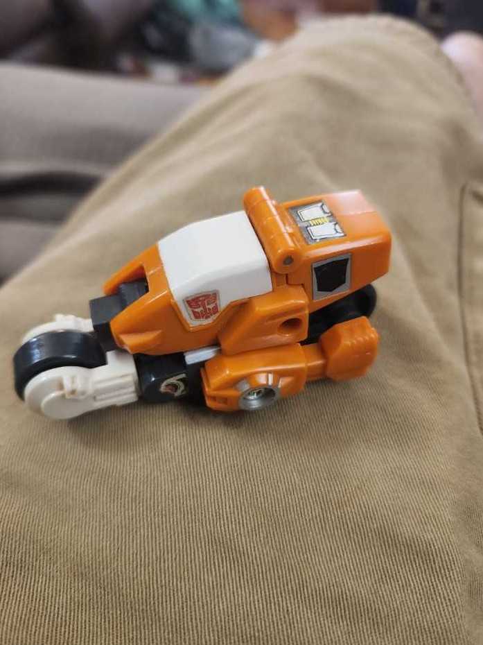 CANDLE: Halloween Yankee Blood Orange Pumpkin Jar  2023