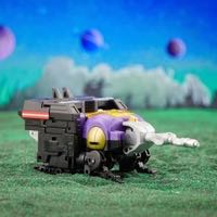 Bombshell (LegEv) - Hasbro / Takara Tomy (Transformers: Legacy Evolution) action figure collectible [Barcode 5010996133243] - Main Image 3