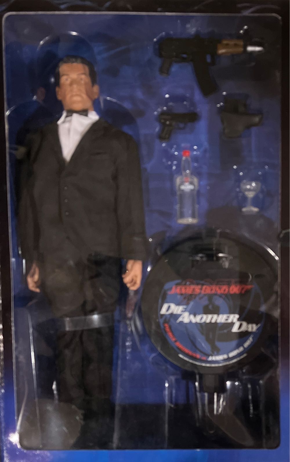 Sideshow Toy Die Another Day Pierce Brosnan As James Bond 007 12” 12 In Vg - Sideshow Collectibles (James Bond, 007) action figure collectible [Barcode 747720203945] - Main Image 2