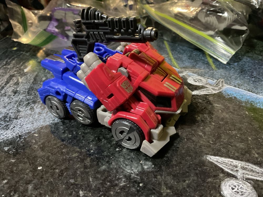 Transformers War/Fall of Cybertron Optimus Prime - Hasbro action figure collectible - Main Image 4