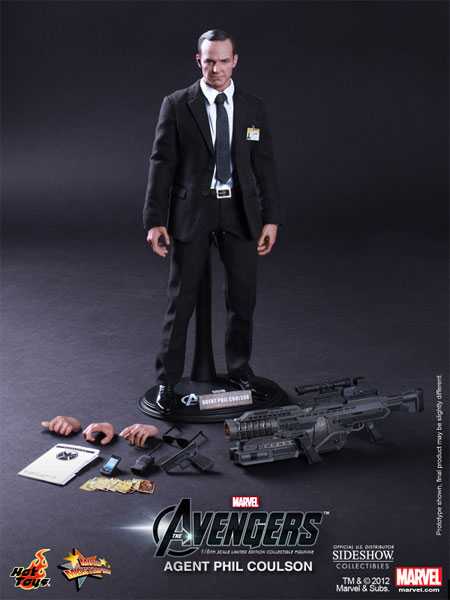 The Avengers - Hot Toys (Agent Phil Coulson) action figure collectible - Main Image 2