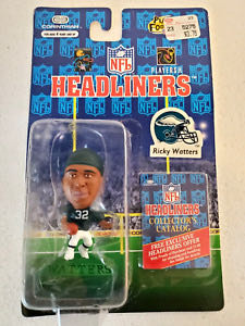 Peanuts Snoopy And Woodstock With Helmet And Scarf