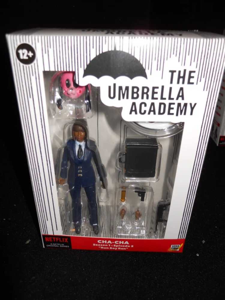 Cha-cha - Boss Fight Studios (The Umbrella Academy) action figure collectible [Barcode 814800021567] - Main Image 2