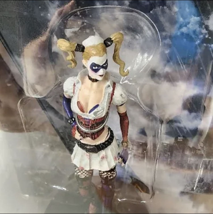 Eaglemoss Batman Arkham Asylum 10th Anniversary Collection: #2 Harley Quinn Figurine  action figure collectible [Barcode 5059072000574] - Main Image 3