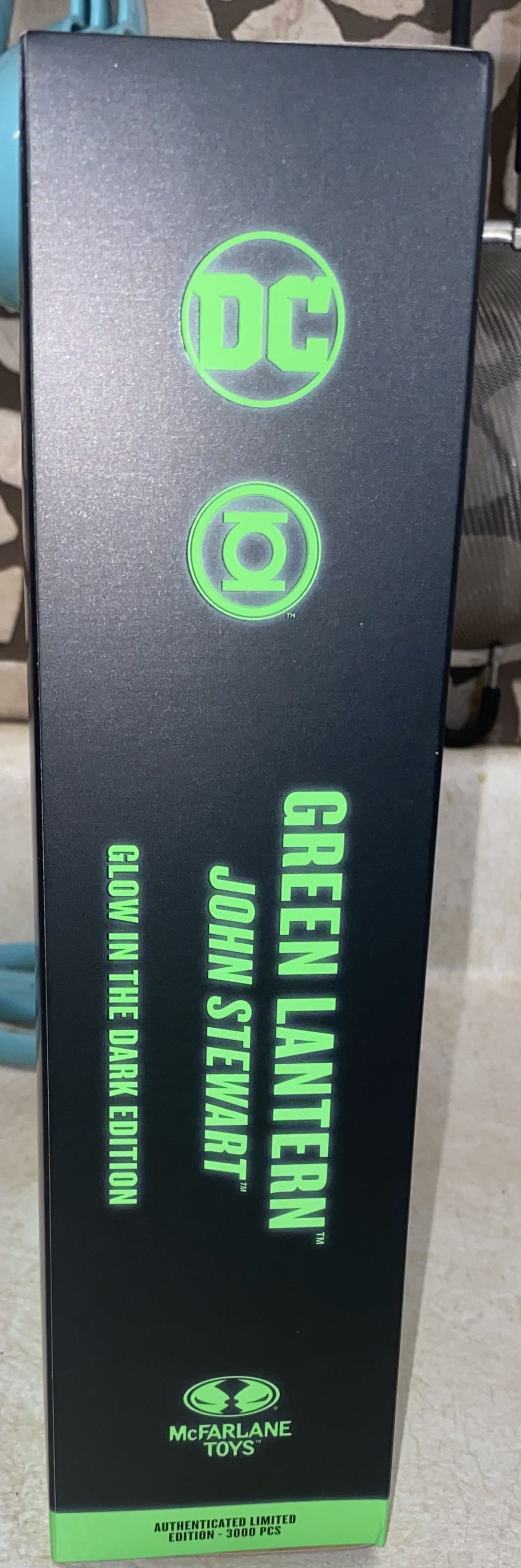 Green Lantern (John Stewart)- DC Multiverse Glow In The Dark Edition - McFarlane Toys (Green Lantern) action figure collectible [Barcode 787926170467] - Main Image 3