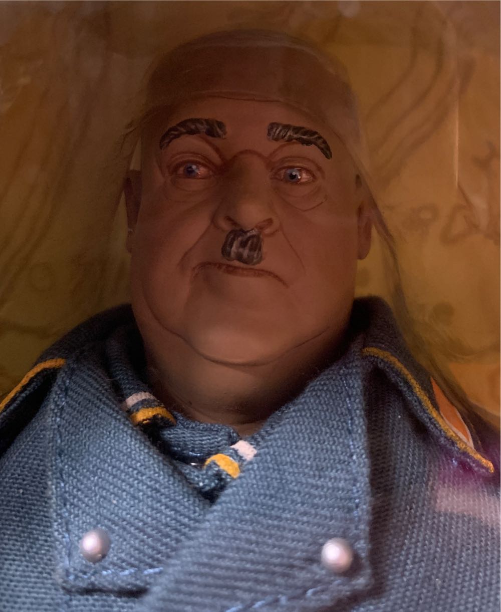 Sideshow “Hogan’s Heroes” Sgt. Schultz - Sideshow Toy action figure collectible [Barcode 747720203297] - Main Image 2