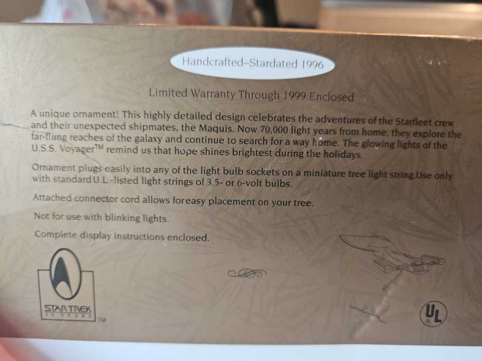 Hallmark Keepsake Ornament Star Trek U.s.s. Voyager Magic Light Ornament Qxi7544  action figure collectible [Barcode 015012362114] - Main Image 4
