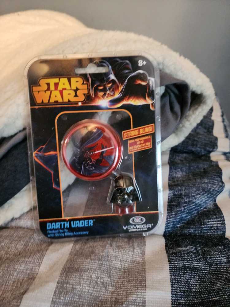 Darth Vader Fireball Yoyo  action figure collectible - Main Image 2