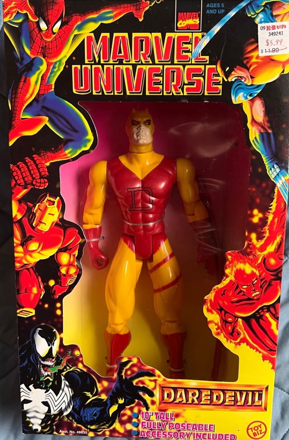 Marvel Universe Daredevil 10” Toybiz Rare! Cib 10 Inch Toy Biz - Toy Biz action figure collectible [Barcode 035112489887] - Main Image 3