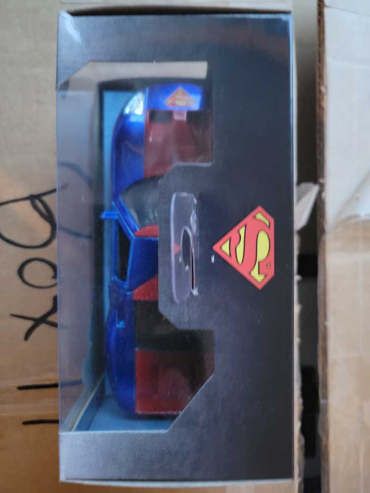 Jada Die-Cast Superman 2005 Ford GT   action figure collectible [Barcode 801310240786] - Main Image 2
