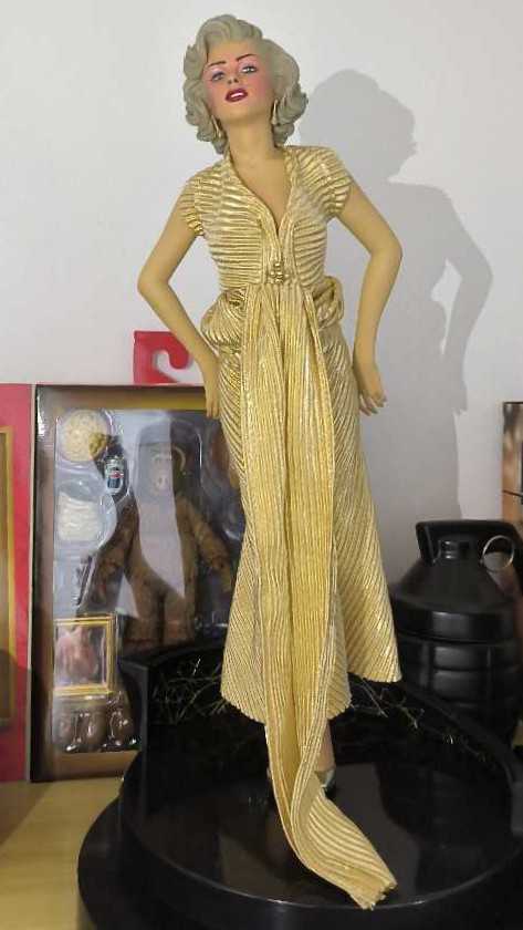 Marlin Monroe   action figure collectible - Main Image 2