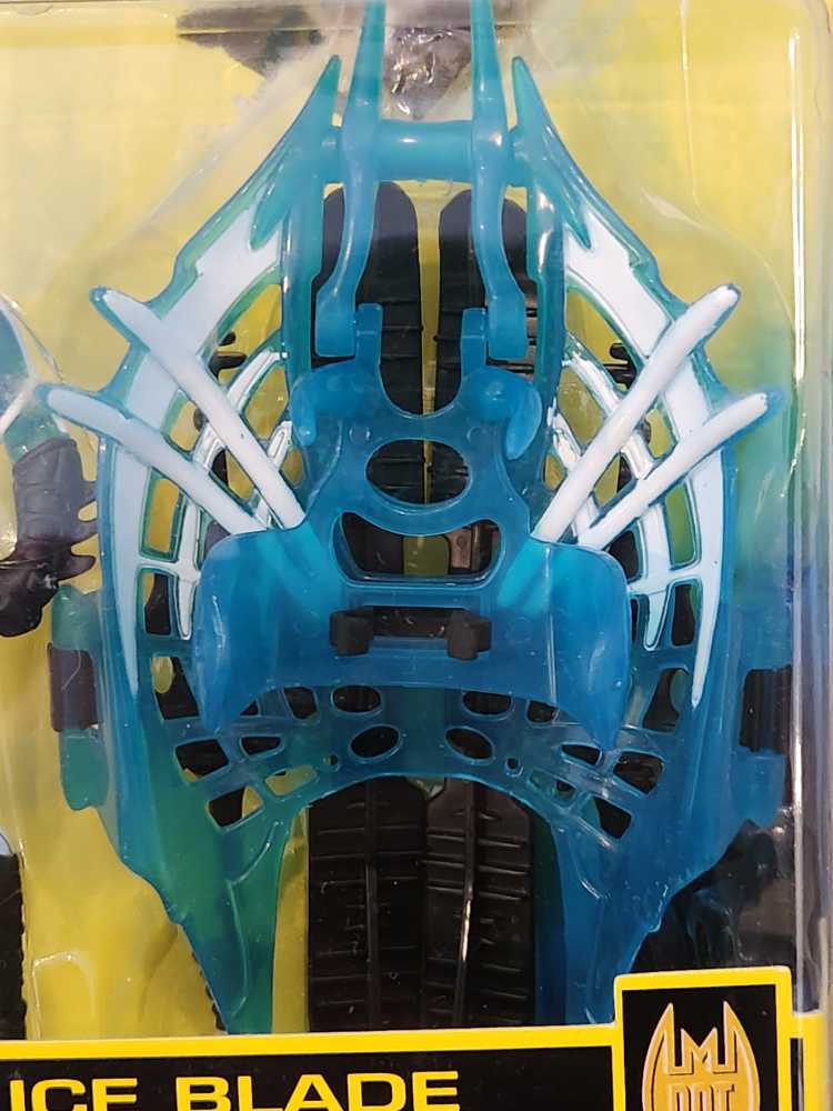 Batman Forever - Ice Blade Batman - Kenner (Batman Forever (1995)) action figure collectible [Barcode 076281641645] - Main Image 4