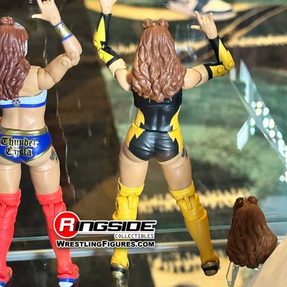 AEW Unmatched Collection Thunder Rosa #52  action figure collectible [Barcode 128100008716] - Main Image 4